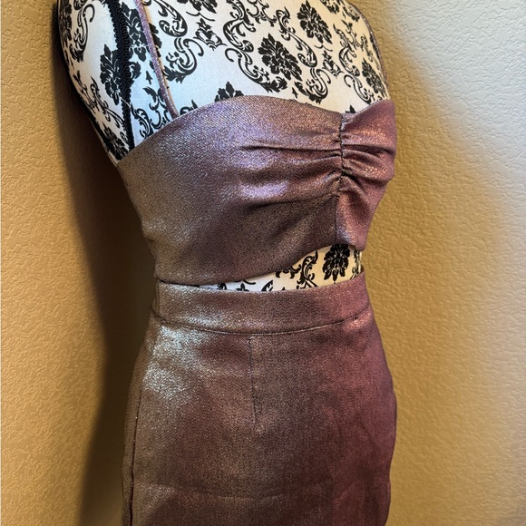 White fox Boutqiue two piece shimmer set - Picture 3 of 7